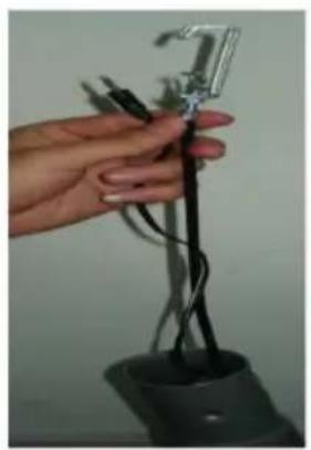 Klarfit Mobi FX 250 - How to pull the extension cable out of the front support: - 1