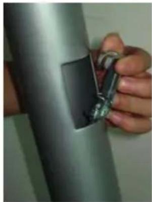 Klarfit Mobi FX 250 - Wie man das Veränderungskabel aus der vorderen Stützezieht: - 3