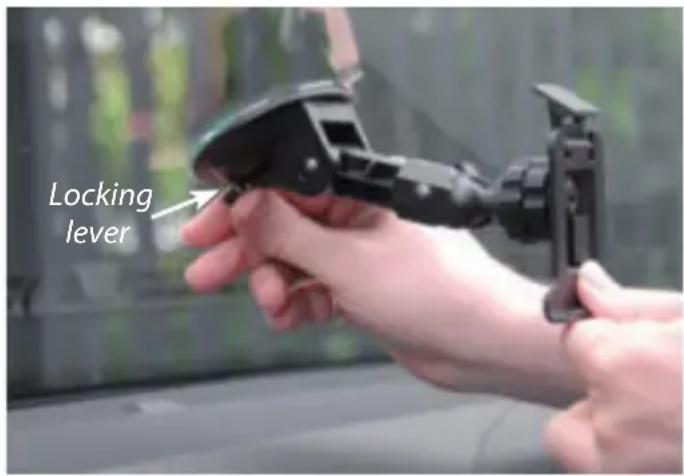 SNOOPER Ventura Lite S6000 - Installing the Ventura using the Windscreen Suction Cup bracket - 1