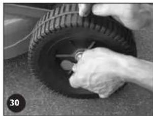 Rover Pro Cut Mulch 'N Catch 61 - como lubricar los trinquetes de tracción - 2