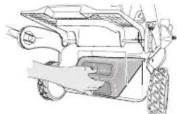 MCCULLOCH M46140AWRX - Inserarea dispositivului de marunte - 1