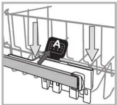 HOTPOINT-ARISTON LUF 8M132 X EU - Régler de préférence la hauteur du panier quand ce dernier est VIDE. - 1