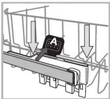 HOTPOINT-ARISTON LUF 8M132 X EU - The height of the upper rack should be adjusted WHEN THE RACK IS EMPTY. - 1