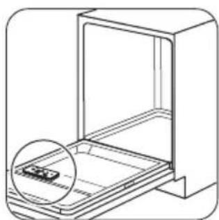 ZANUSSI ZDT15006FA - Remplissage du réservoir de sel régénérant - 4