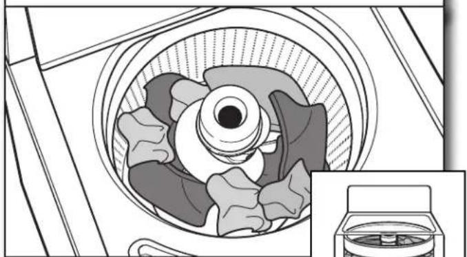 WHIRLPOOL 3LWTW4800YQ - Charger les vêtements dans le lave-linge - 1