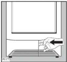 ZANUSSI ZTE 240 - Cleaning the condenser unit - 1