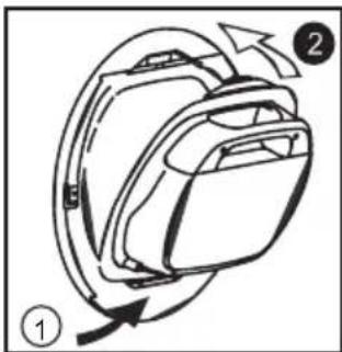 HOOVER DYC 9913 AX - Άδειασμα του δοχείου νερού - 2