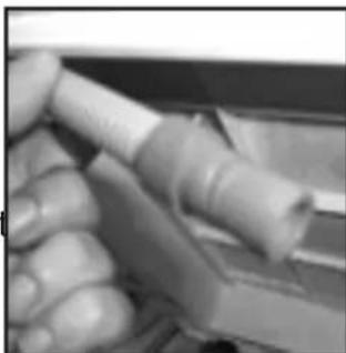 HOOVER DYC 9913 AX - Cev priključite na naslednji način. - 2