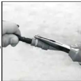 HOOVER DNH D913A2XS - Cev prikljucite na naslednji način. - 3