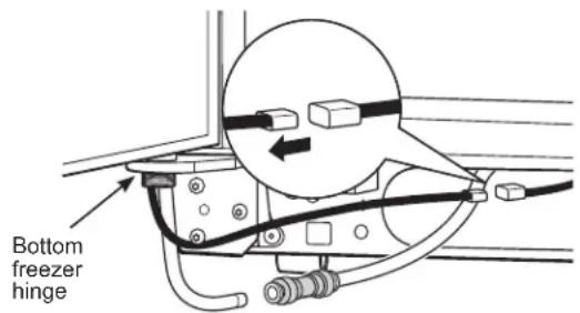 GE GSS25GSHSS - DISCONNECT THE POWER COUPLING (on some models) - 1