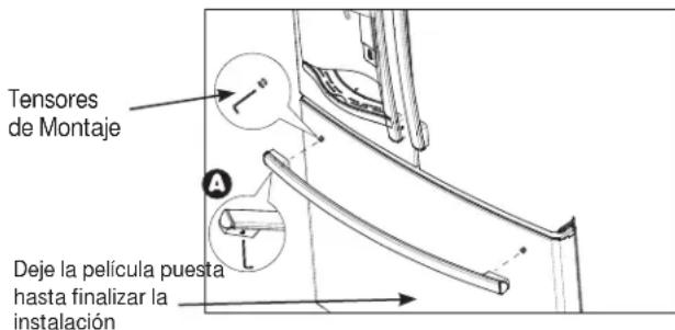 GE GFE26GGHBB - RETIRE LA MANIJA DE LA PUERTA DEL FREEZER - 1