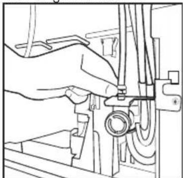 TEKA NFE3 620 X - Zum Verbinden des Geräts an den Wasserschlauch führen Sie bitte folgende Anweisungen durch. - 3