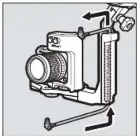 NIKON SBN10 - Placez l'ensemble appareil photo/adaptateur sur le support. - 4