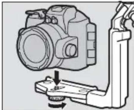 NIKON SBN10 - Platzieren Sie das Unterwassergehäuse auf der Schiene. - 1