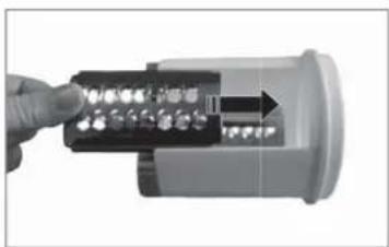 Gourmetmaxx Z 02733 - Schneideinsätze in die Schneideinsatzhalterung einsetzen / entnahme - 2