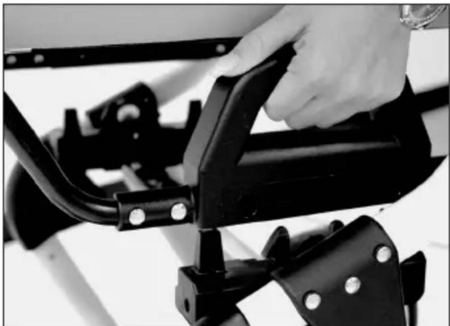 HARTAN Xperia XL - Kassin kiinnittäminen rattaisin - 1