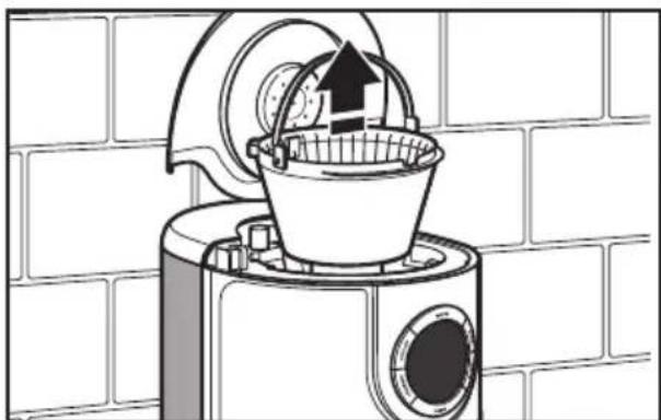 KITCHENAID KCM1202OB - Filling the brew basket with coffee - 1