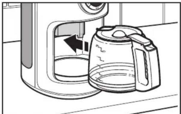 KITCHENAID KCM1202OB - Filling the Coffee Maker with water for brewing - 4