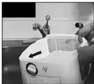 Vicks V3900 - Changing the UV Bulb - 3
