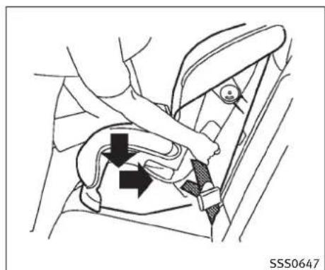 INFINITI FX50 (2011) - Orientéversl'avant,avecscangle-étape2 - 2