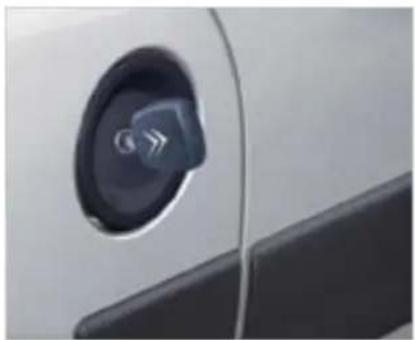 CITROEN Berlingo (1999) - LE REMPLISSAGE DU RÉSERVOIR DE CARBURANT - 1