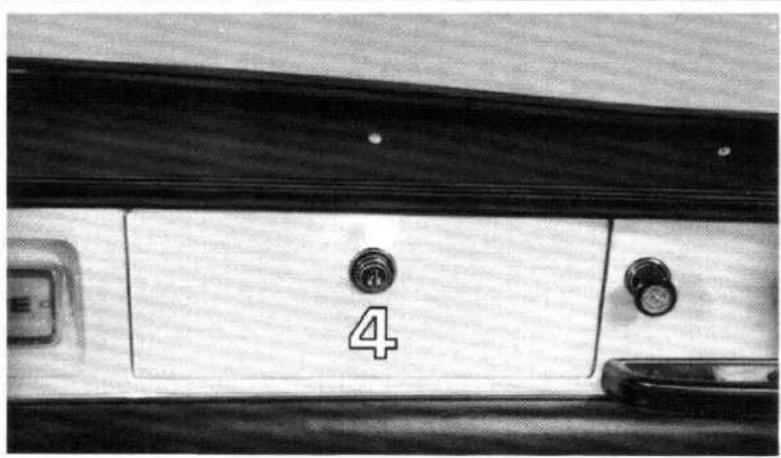 RENAULT R 1133 Caravelle (1966) - Banquette arrière - 4