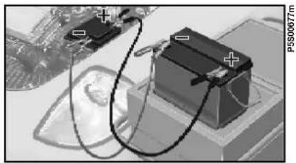 FIAT Barchetta (2003) - DEMARRAGE AVEC BATTERIE D'APPOINT - 1