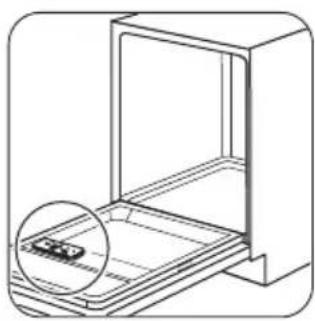 FAURE FDI15005WA - Remplissage du réservoir de sel régénérant - 3