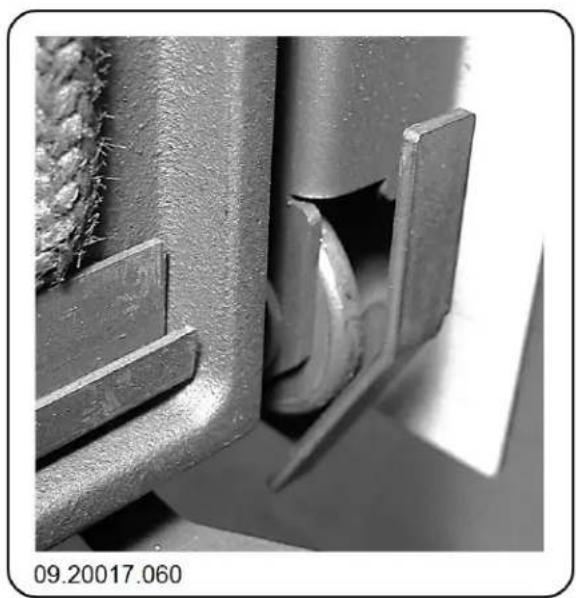 DOVRE 2180CBS - Regolazione della chiusura della porta a scomparsa - 3