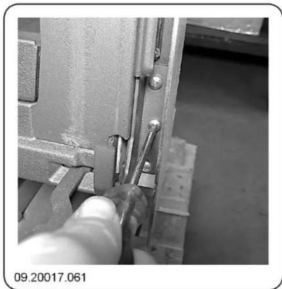 DOVRE 2180CBS - Sluiting liftdeur aanpassen - 3