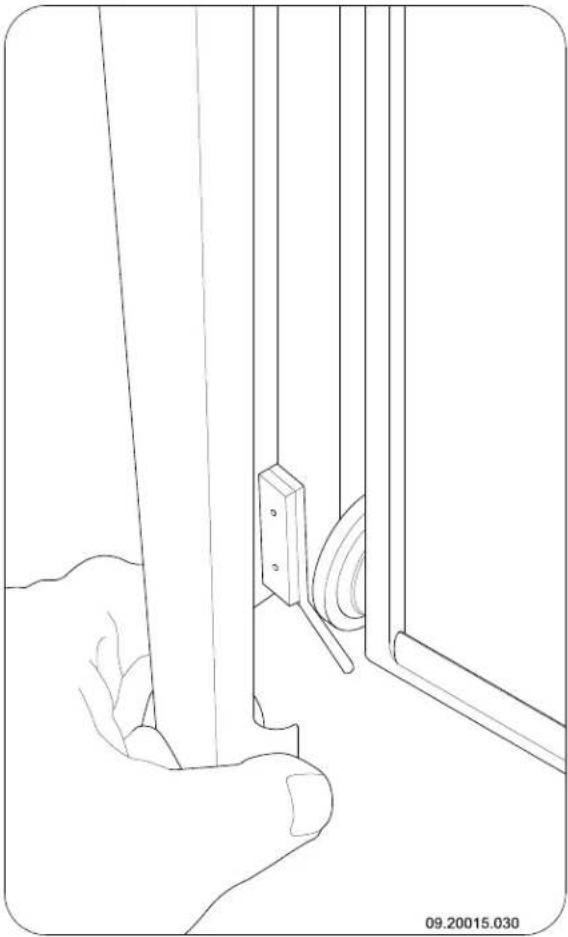 DOVRE 2180CBBS - Setzen Sie die Unterseite der Seitenplatte gegen Außenluftanschluss - 1