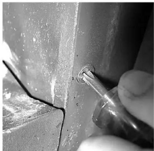 DOVRE 2180CBBS - Abmontieren des Führungssystems - 4