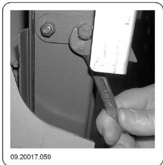 DOVRE 2180CBBS - Adjusting the closure of the lift door - 1