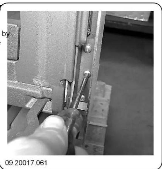 DOVRE 2180CBC - Adjusting the closure of the lift door - 2