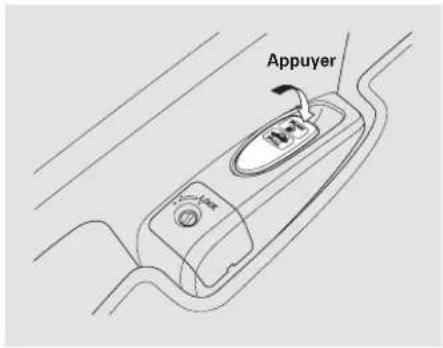 Honda Accord (2009) - Recommendation du carburant, Procédures à la station-service - 1