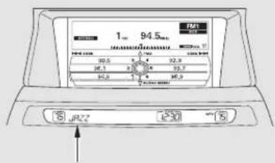 Honda Accord (2009) - Utilisation de la radio FM/AM (modèles avec système de navigation) - 2