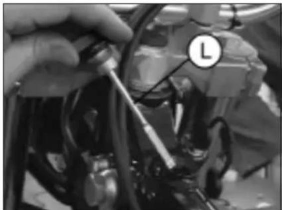 Beta Alp 4.0 - MOTOR OIL LEVEL CHECK - 2