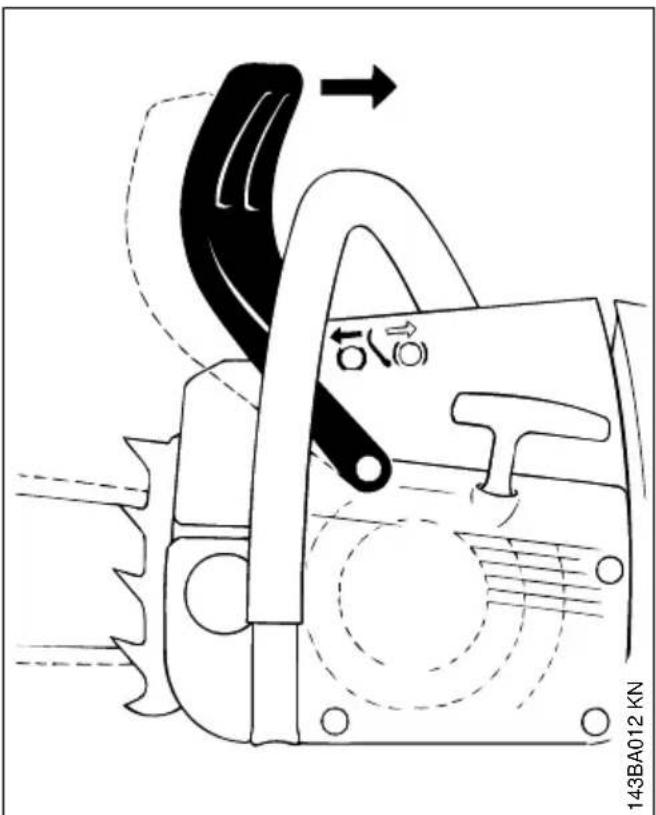 STIHL MS 211 - Zodra de motor draait - 2