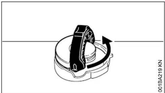 STIHL MS 211 - Ouverture - 2