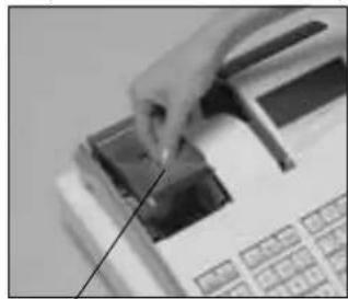 CASIO SEC2000 - Mettre en place les deux piles de sauvegarde - 2