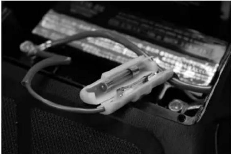 Mash Bibop 50cc - BATTERIE ET FUSIBLE - 2