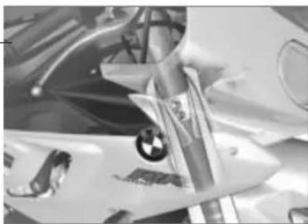 BMW S 1000 RR (2010) - モーターサイクルを搬送 用に固定する - 3