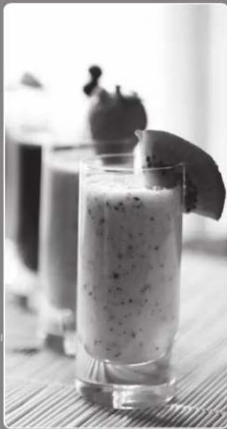 RIVIERA & BAR PR 376 A - Milkshake aux fraises et aux fruits de la passion - 1