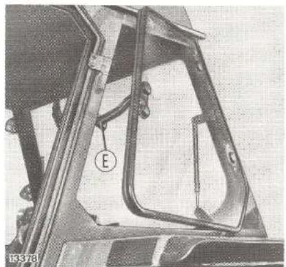 FIAT 8090 - VITRES LATERALES OUVRABLES - 2