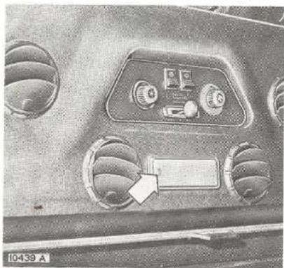 FIAT 8090 - Poussoir G de commande d'essuie-glace à deux vitesses. - 4
