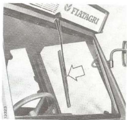 FIAT 8090 - PLAFONNIER DE CABINE - 1
