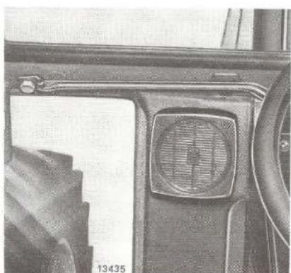FIAT 8090 - PREDISPOSITION POUR MONTAGE AUTORADIO (sur demande). - 3