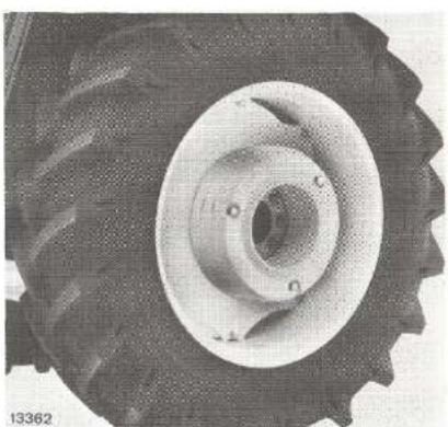 FIAT 7080 - Alourdissement des ROUES arriere - 1