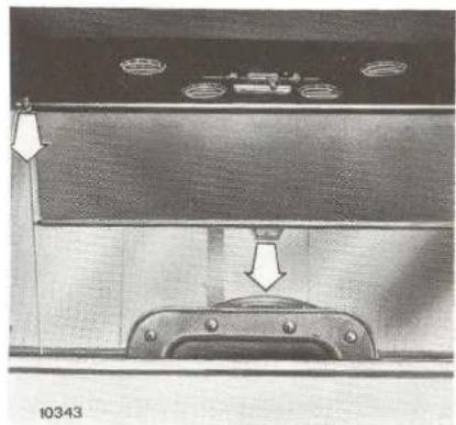 FIAT 7080 - Poussoir g de commande d'essuie-glace à deux vitesses. - 1