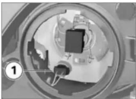 BMW R 1200 GS (2013) - Αντικατάσταση φωτιστικού μέσου για τα φώτα θέσης - 5